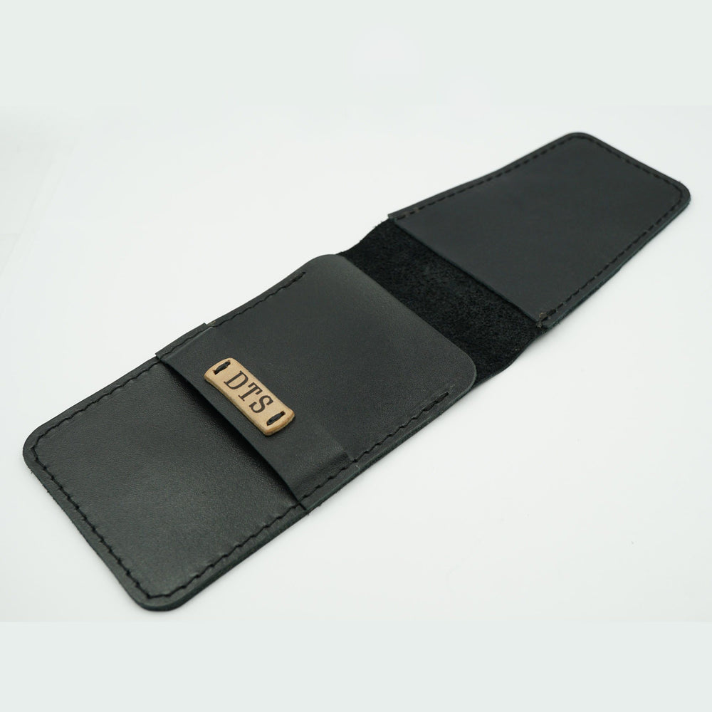 Sleek Black Leather Watch Pouch image